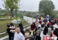 接待游客86万人次 南湖新区“五一”假期人气爆棚5xsq社区打造不一样视觉盛宴